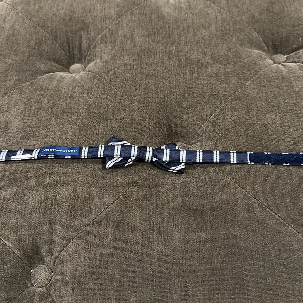 Janie & jack Velcro bow tie